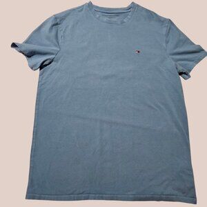 Tommy Hilfiger T shirt in Blue in Small!!!